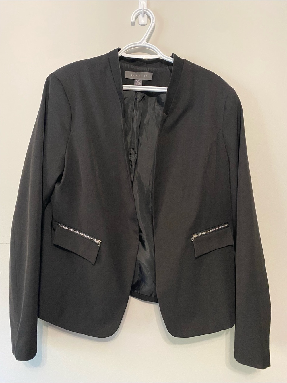 Suzy Shier Black Collarless Blazer with Zip Pockets